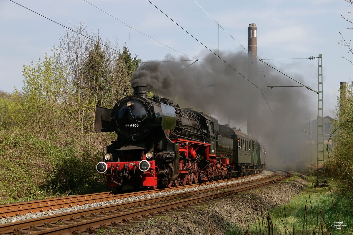 52 6106 VEB mit Pendelzug in Essen Horst, April 2018.