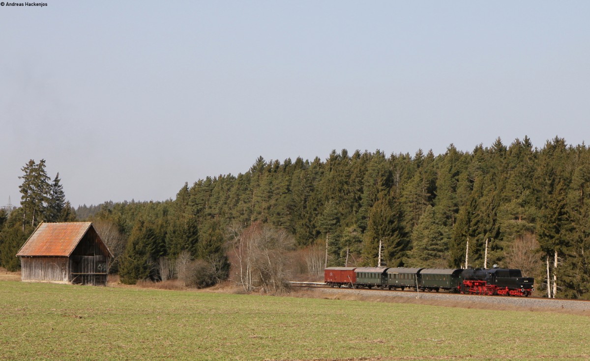 52 7596 mit dem DLr 24054 (Seebrugg-Rottweil) bei Rötenbach 22.2.16 