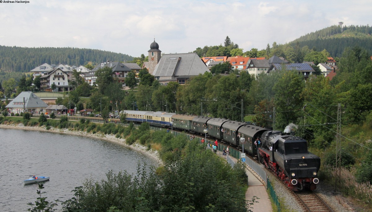 52 7596 mit dem DPE 88177 (Titisee-Seebrugg) mit Kurswagen aus Dsseldorf bei Altglashtten Falkau 31.8.13