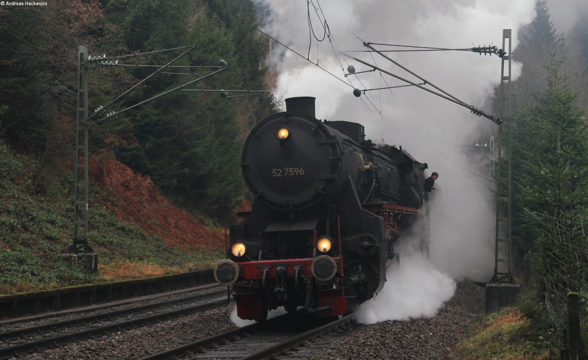 52 7596 mit dem DPE 79442 (Hausach-Stuttgart Hbf) bei Niederwasser 6.1.14