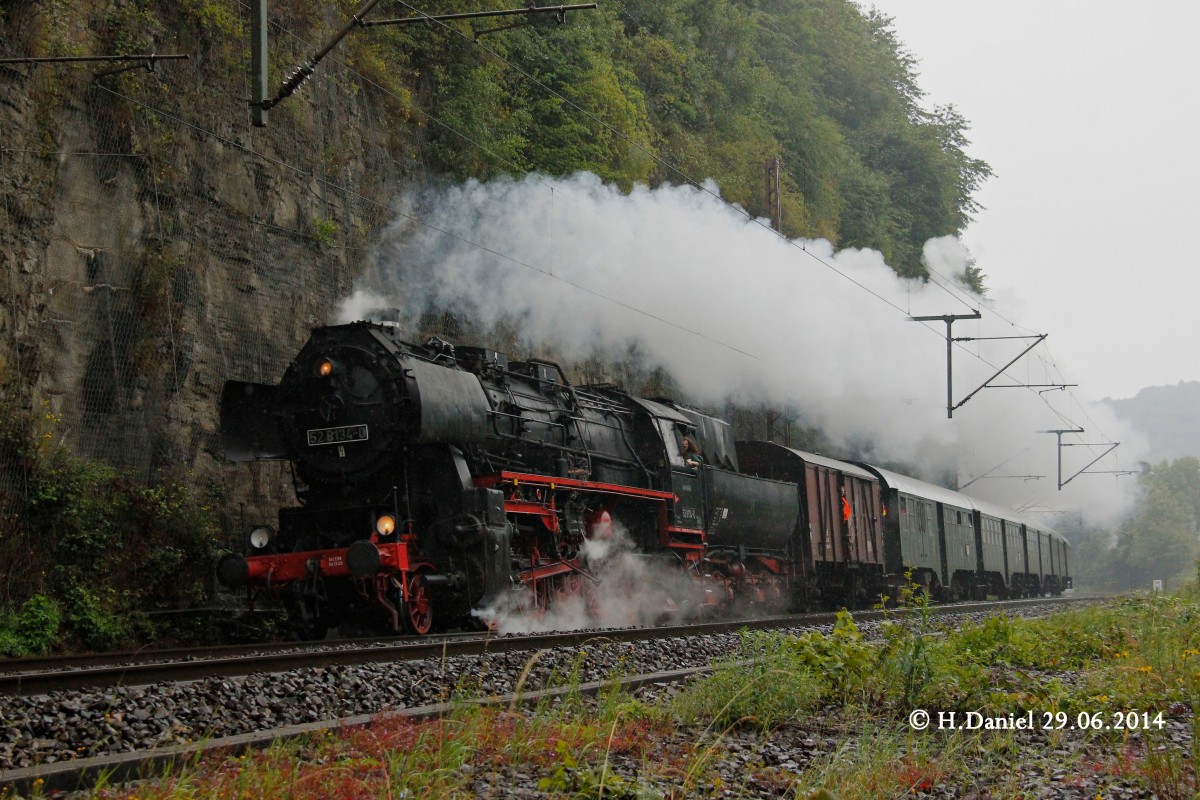 52 8134-0 mit Sonderzug in Ennepetal und fuhr weiter nach Wuppertal, Juni 2014.