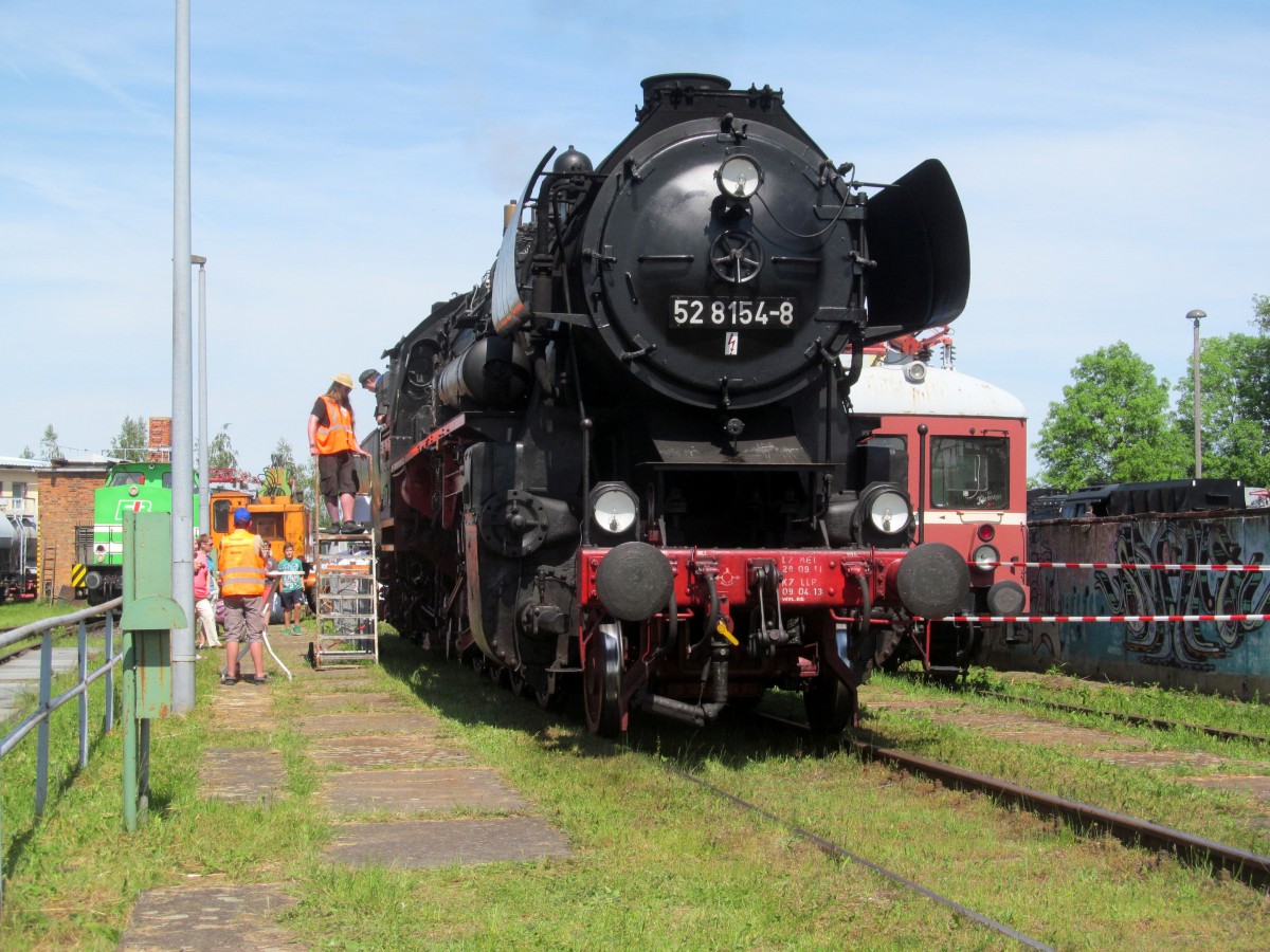 52 8154-8 steht am 25. Mai 2014 im Bw Weimar.