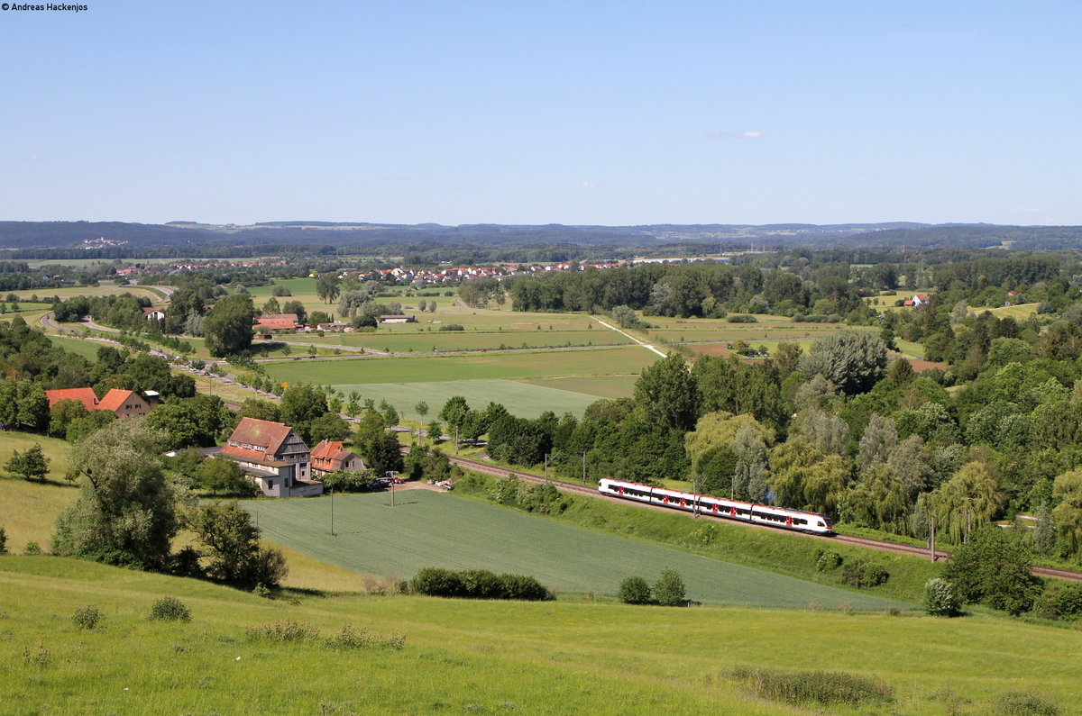 521 20* als SBB87695 (Engen-Konstanz) bei Singen 8.6.19