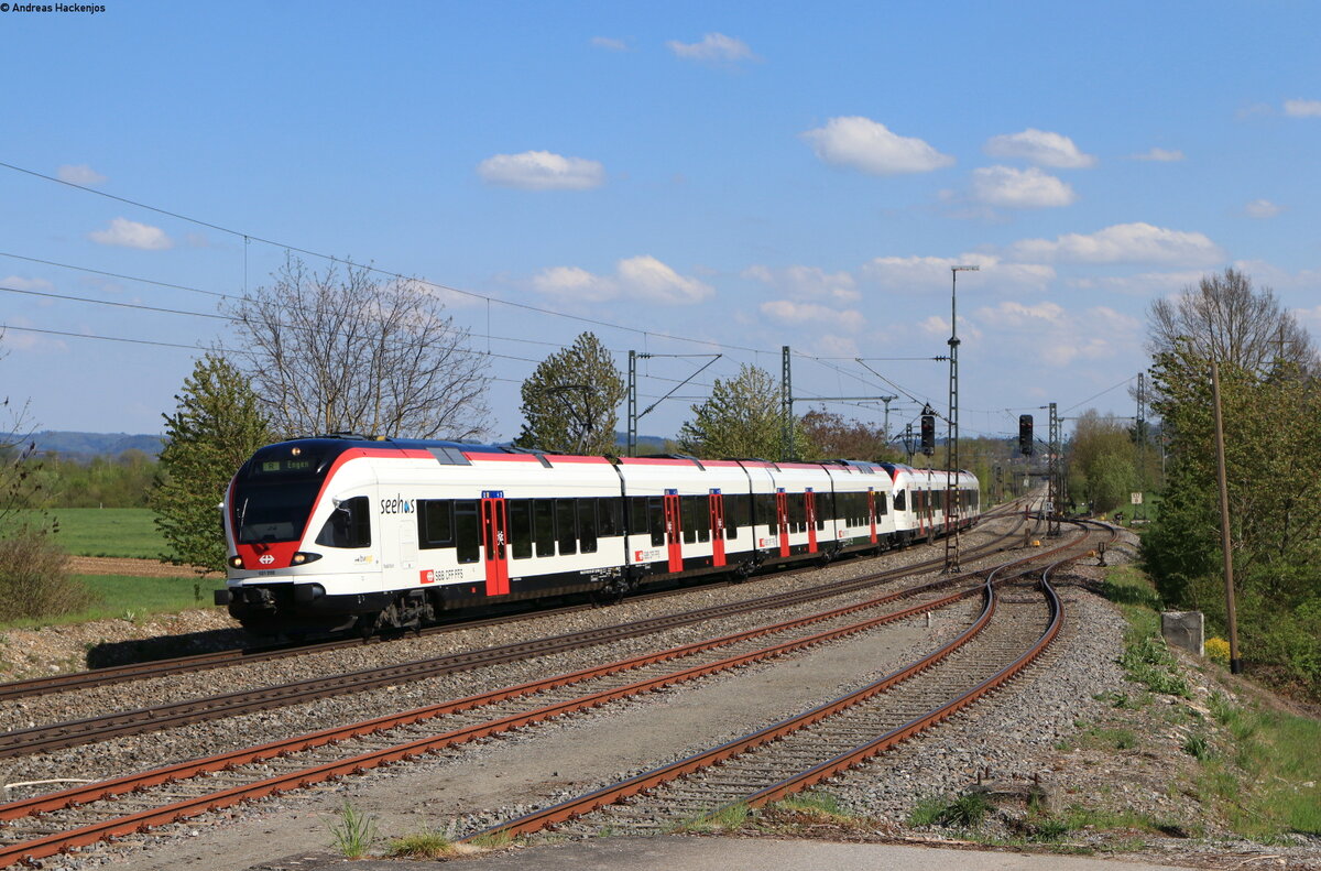 521 202 und 521 010 als SBB87694 (Konstanz-Engen) in Welschingen 3.5.21