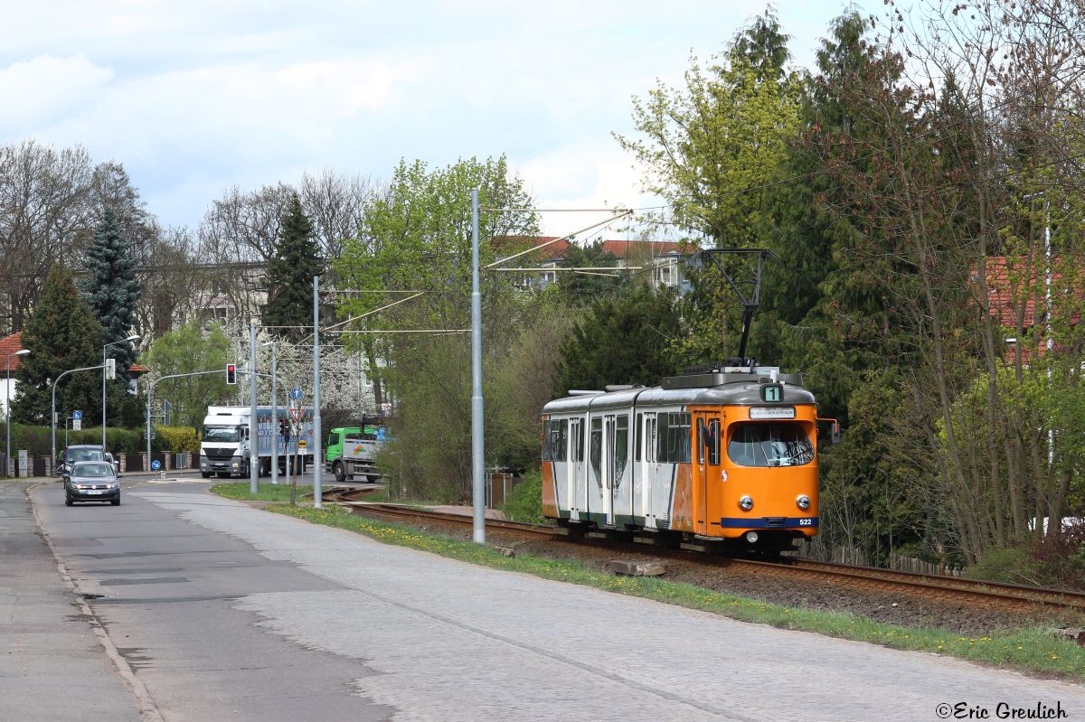 522 mit der  1  auf dem Weg zum Krankenhaus kurz vor Sundhausen am 08.04.14-