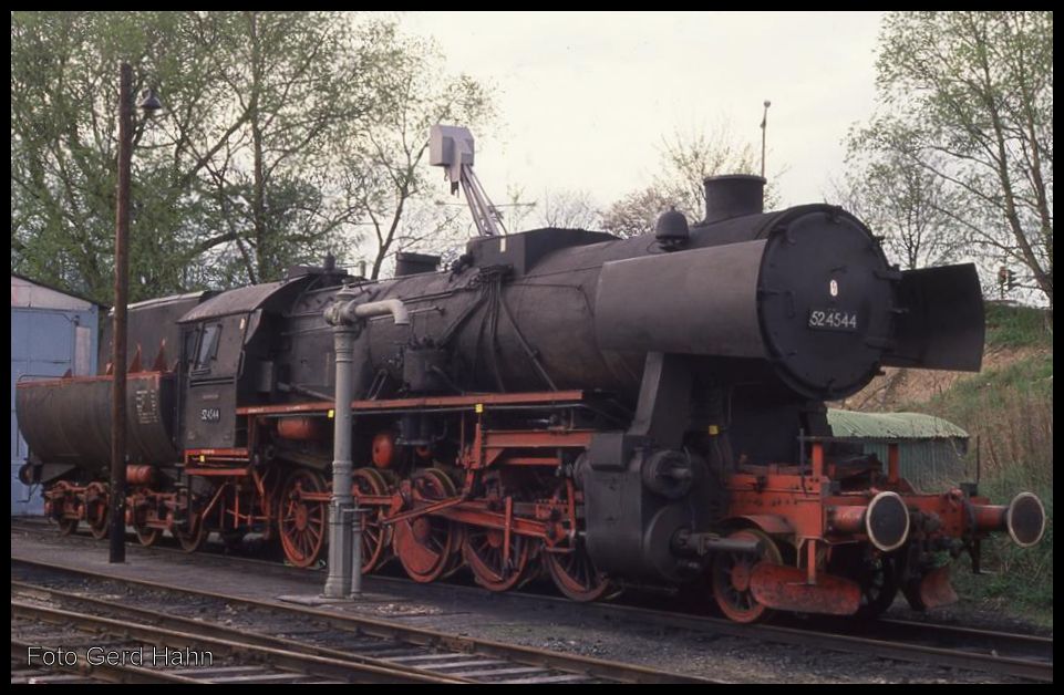 524544 am 26.4.1992 beim Hessencourier in Kassel Wilhelmshöhe.