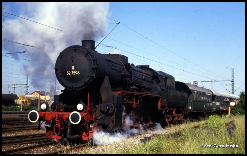 527596 fährt am 27.5.1990 mit dem BDEF Sonderzug nach Ohrnberg in Bad Friedrichshall ab.