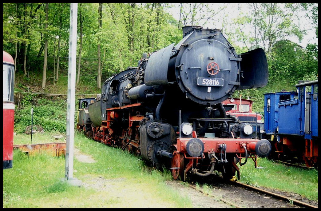 528116 am 15.5.2004 im Eisenbahn Museum Dieringhausen.