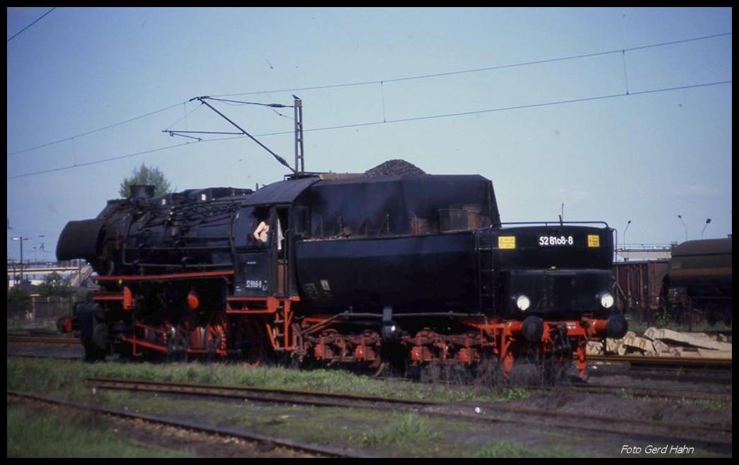 528168 kehrt am 1.5.1990 im BW Leipzig Engelsdorf vom Kohle bunkern zurück.