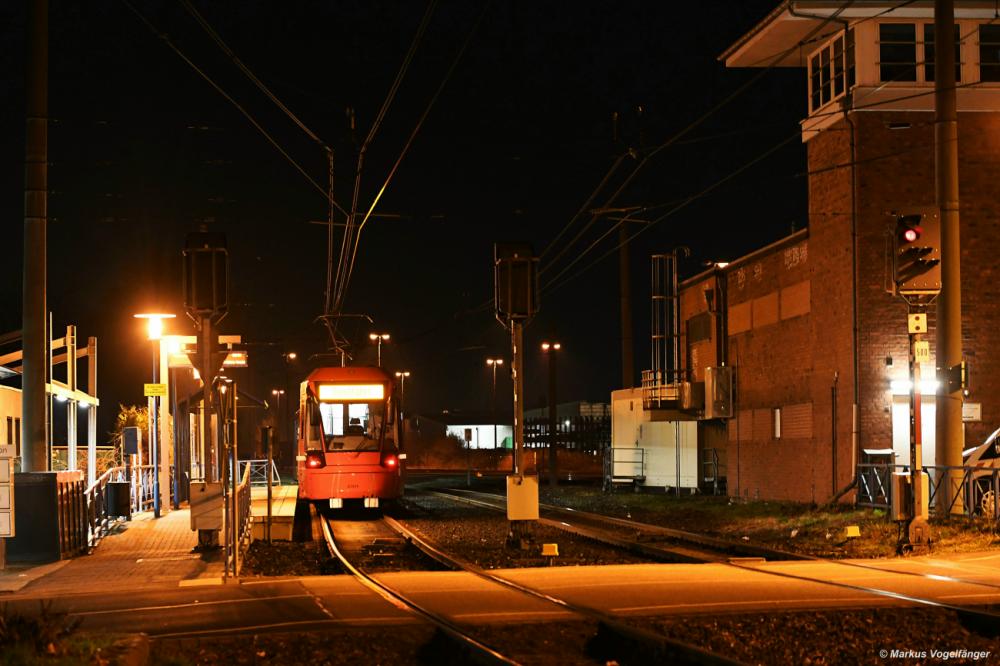 5301 und 5302 an der Haltestelle Frechen Bahnhof am 24.03.2021.