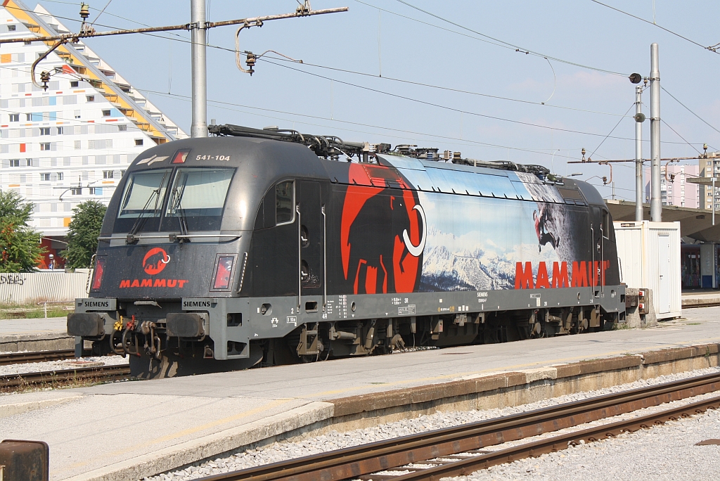 541-104 am 18.August 2013 im Bf. Ljubljana.