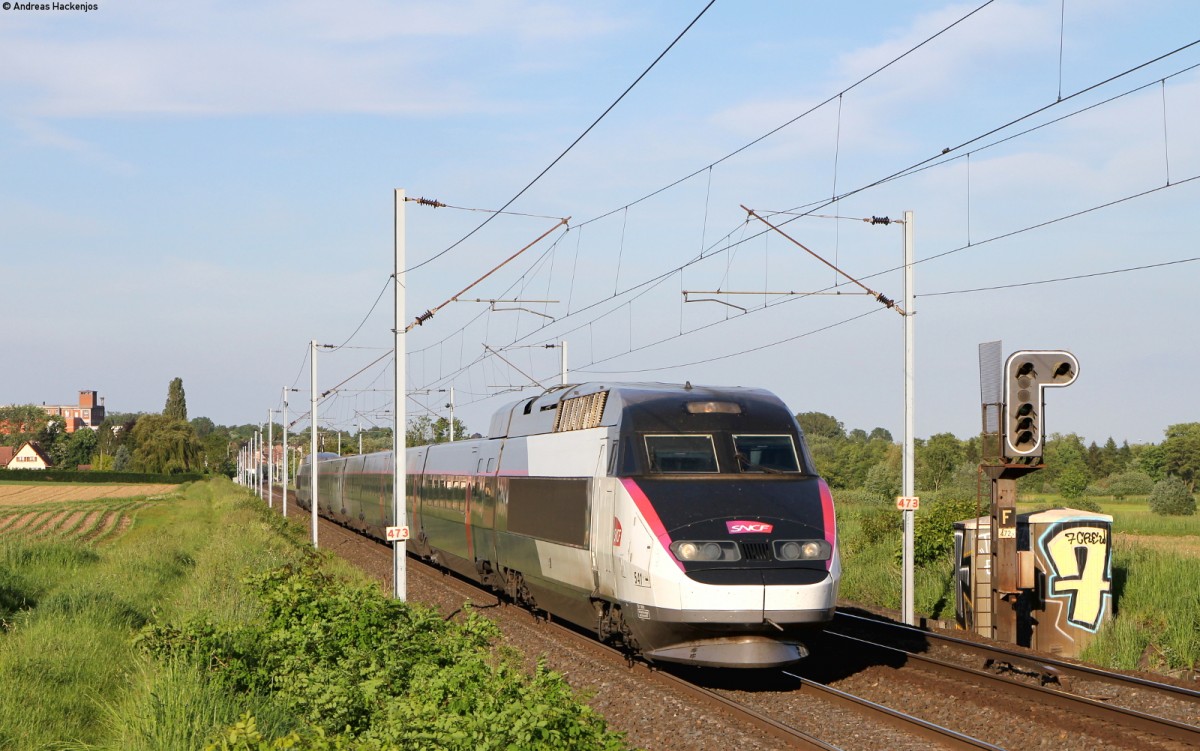 541 als TGV 2454 (Straßbourg-Paris Est) bei Hochfelden 18.5.15