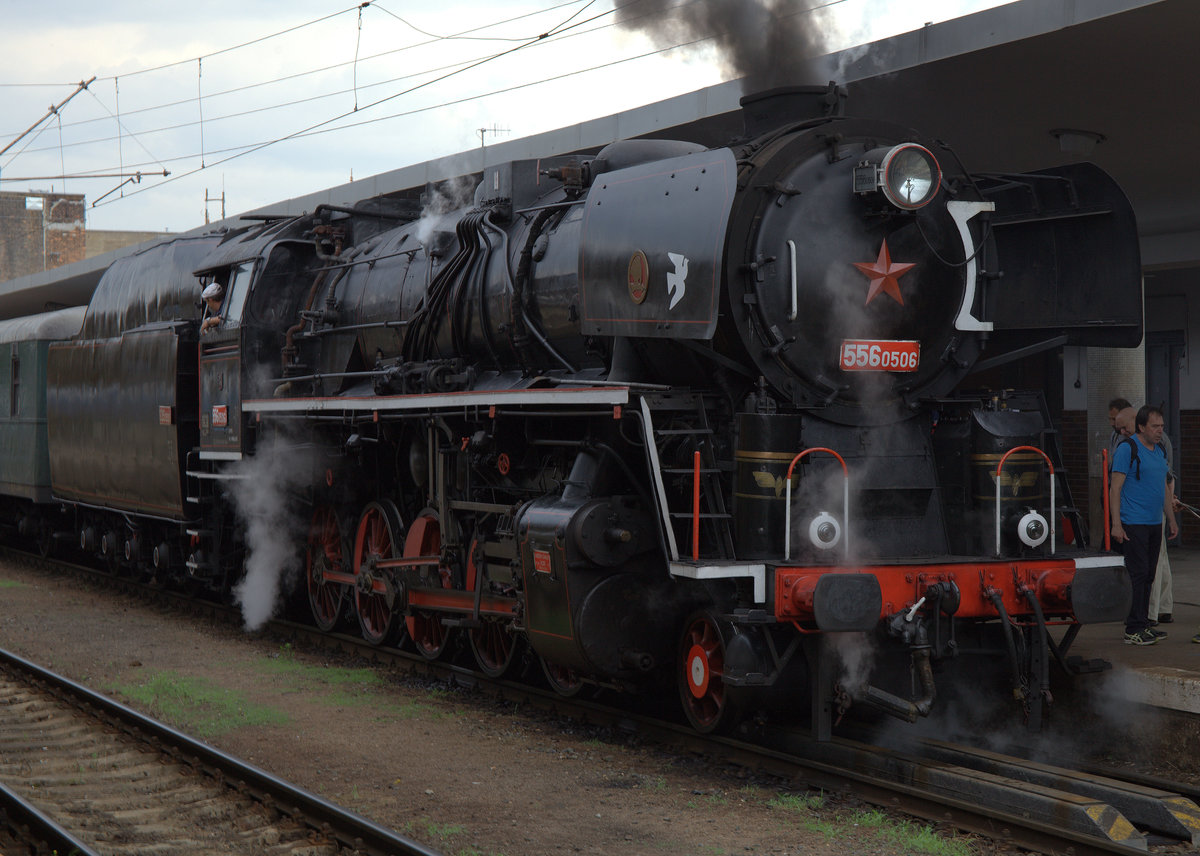 556 0506 kurz vor der Abfahrt in Praha Smichov. 22.06.2019 09:49 Uhr.