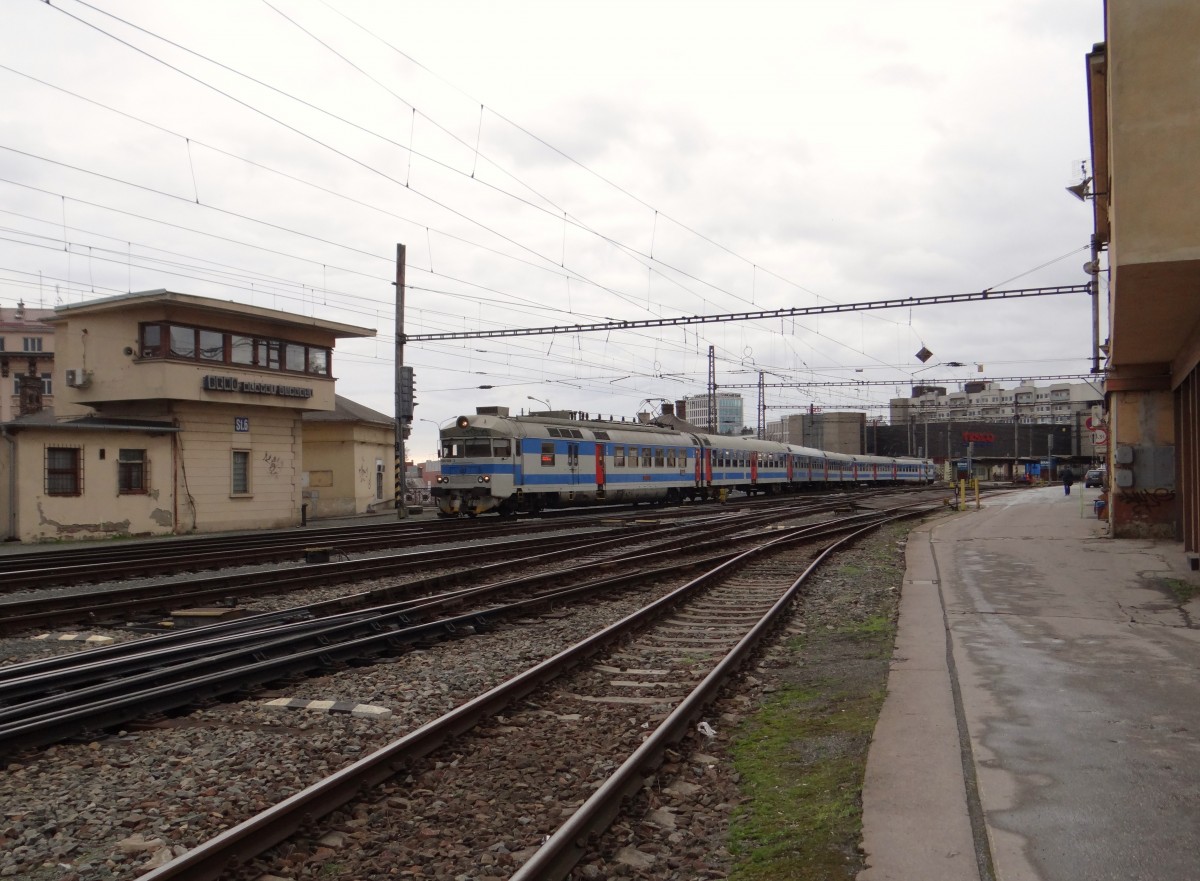 560 027 bei der Ausfahrt am 12.01.15 in Brno hlavní nádraží.