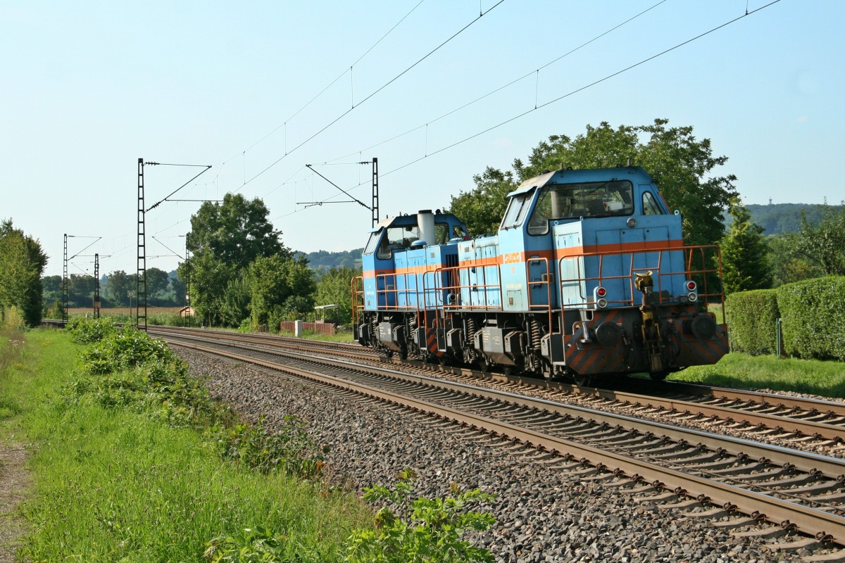 575 003-5 und 575 002-7 als T77150 von Freiburg (Breisgau) Gbf nach Riegel-Malterdingen/Endingen (Kaiserstuhl) am Nachmittag des 01.08.14 nrdlich von Kollmarsreute.
