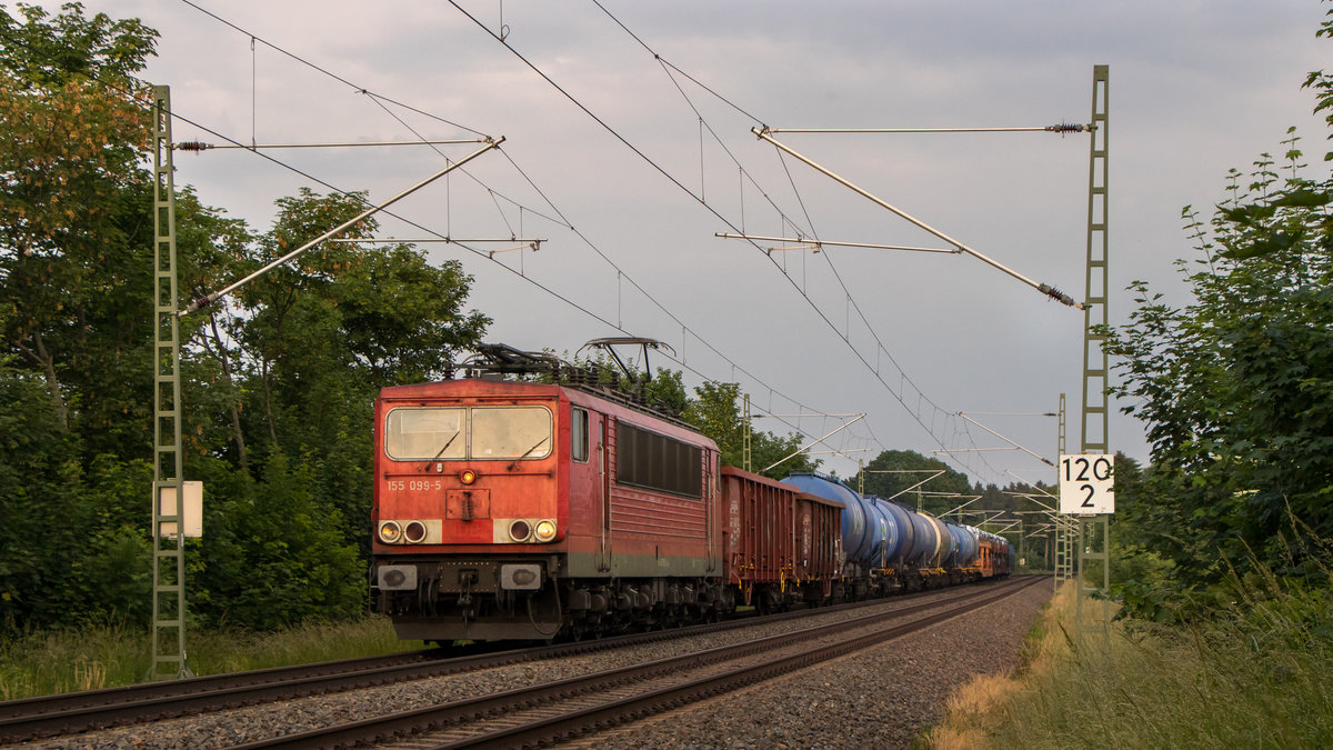 6. Juni 2018 in Syrau am ehem. Po. 81. Der tägliche Güterzug von Zwickau nach Hof wird an dem Tag von 155 099-5 gezogen. 
