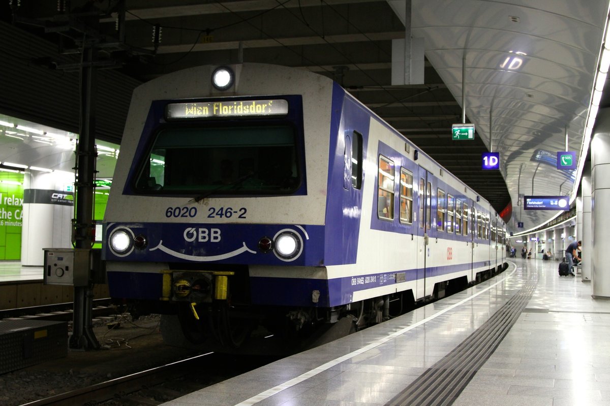 6020 246-2 ist die S-Bahn am Flughafen Wien Schwächt. Von Fischamend bin ich am 7.Mai 2018 eine Station zum Flughafen gefahren. Endstation ist Floridsdorf.