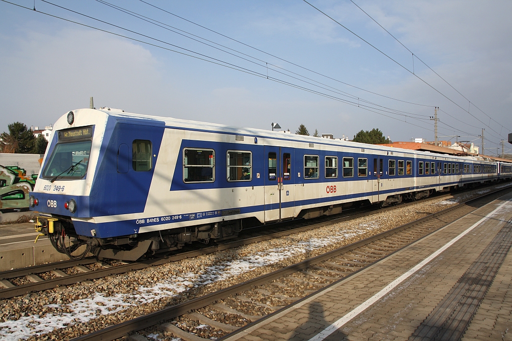 6020 249-6 am 03.Dezember 2017 als S3-Zug 29429 (Hollabrunn - Wr.Neustadt) in der Haltestelle Atzgersdorf.