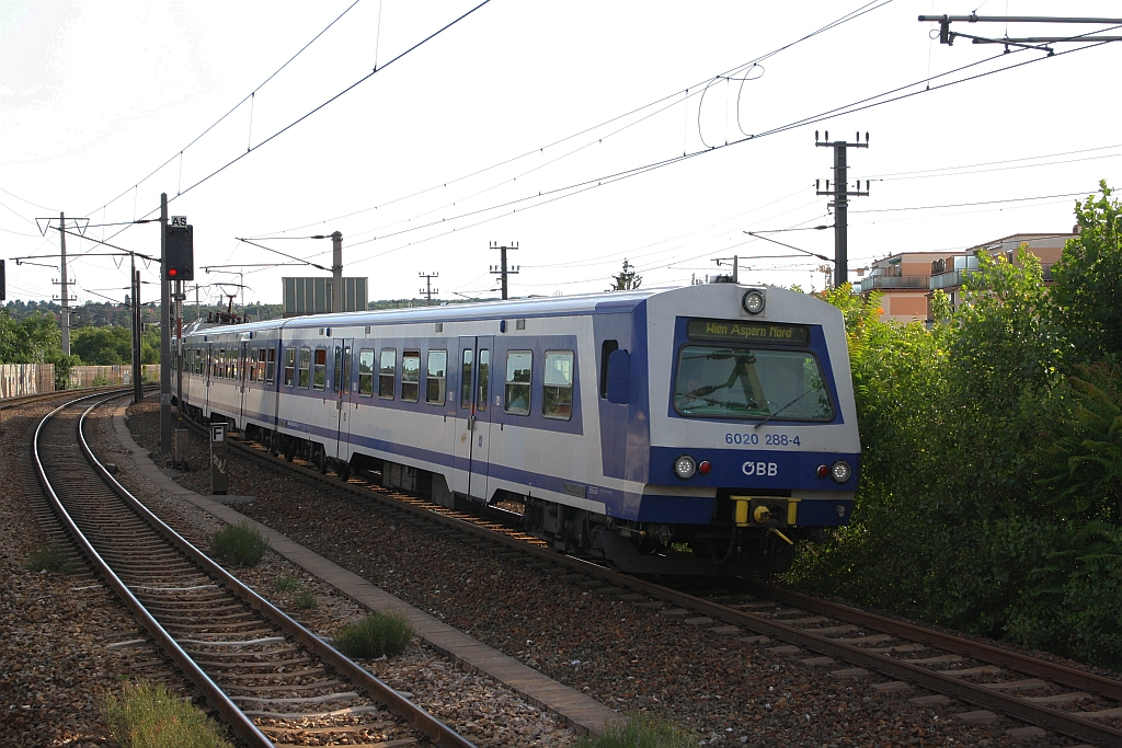 6020 288-4 als S80-Zug 25054 (Unterpurkersdorf - Wien Aspern Nord) am 10.Juli 2019 bei der Haltestelle Wien Simmering.