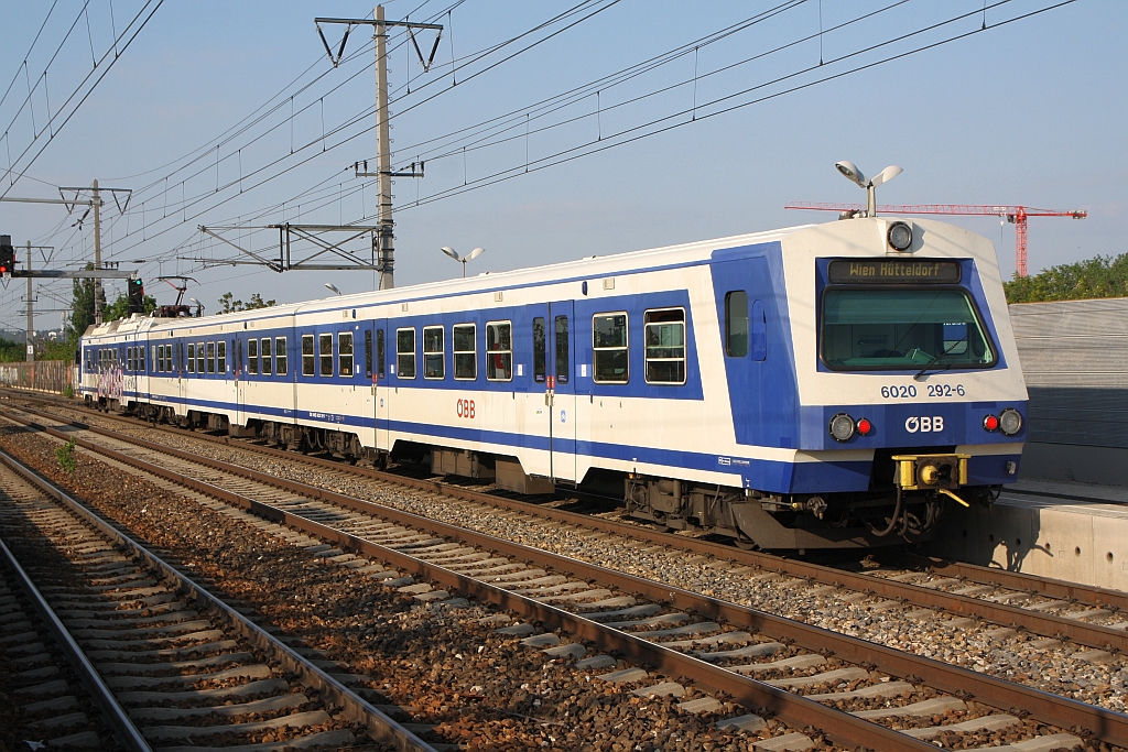 6020 292-6 als letztes Fahrzeug des S80-Zuges 25013 (Wien Aspern Nord - Hütteldorf) am 01.Mai 2019 in der Haltestelle Haidestraße.