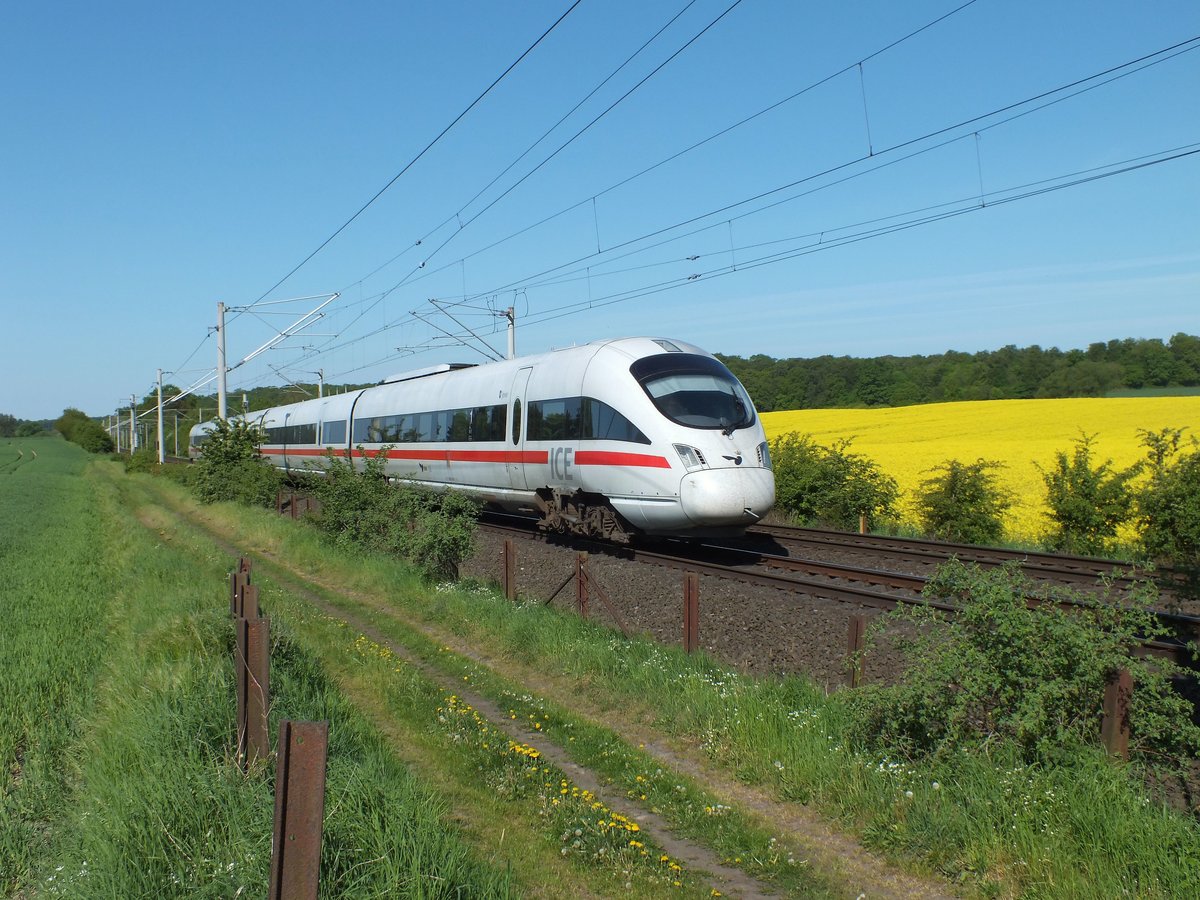 605 018 am 13.05.16 auf der Fahrt nach Dänemark, kurz vor Reinfeld.