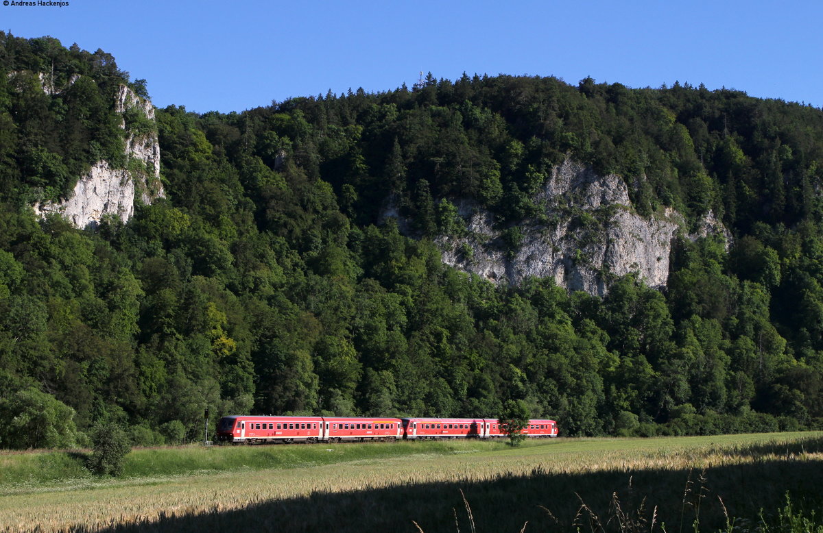 611 011-8 und 611 019-1 als IRE 3215 (Neustadt(Schwarzw)-Ulm Hbf) bei Fridingen 23.6.16 