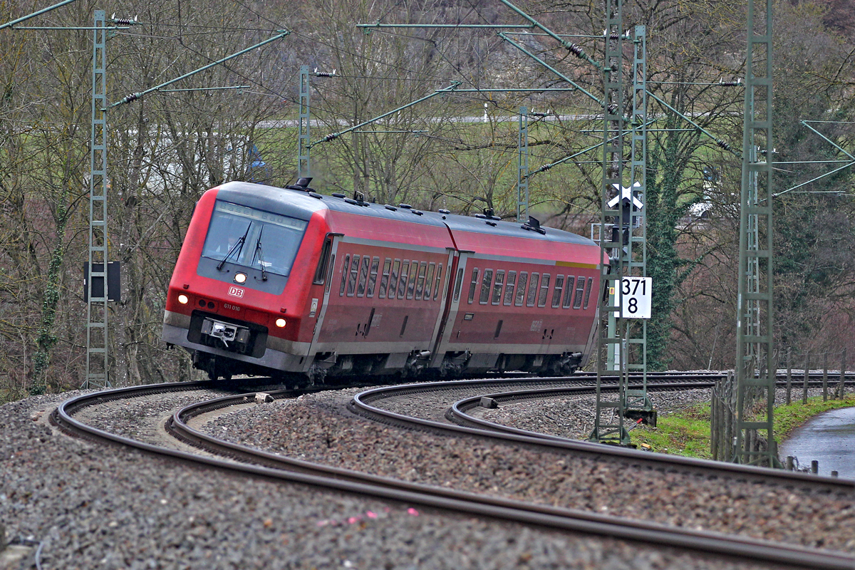611 016 nach Basel Bad Bf bei Thayngen.Bild vom 17.12.2014