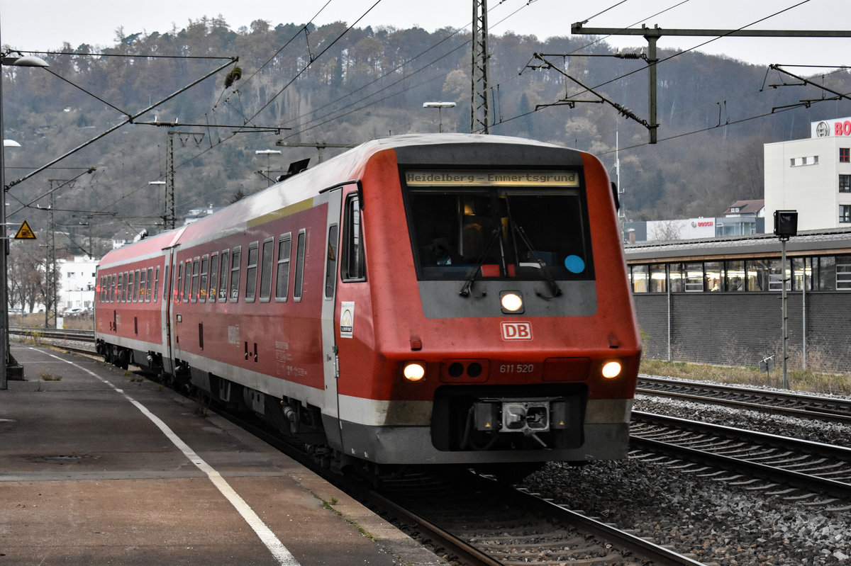 611 020 als RB nach Süßen am 21.11.18 in Plochingen 