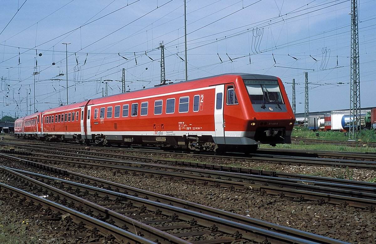 611 030 + 032  Heilbronn  04.06.98