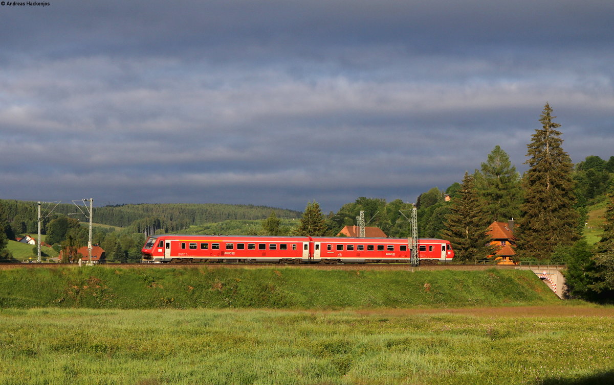 611 049-7 als IRE 3205 (Triberg-Ulm Hbf) bei St.Georgen 22.6.16