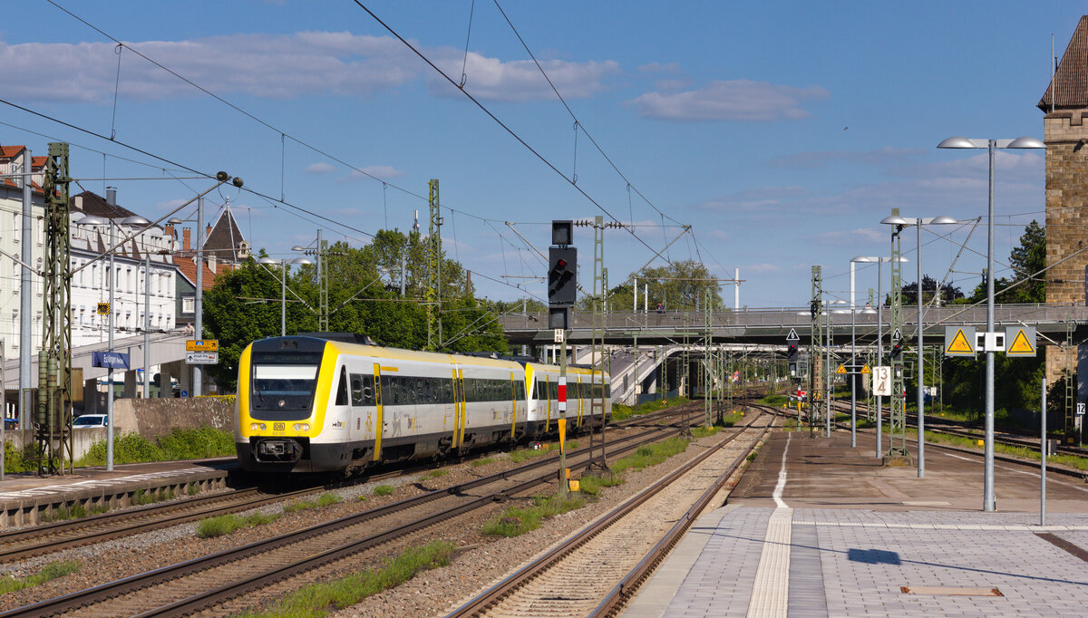 612 051+xxx als IRE Aulendorf-Stuttgart am 30.05.2021 bei der Durchfahrt in Esslingen am Neckar. 