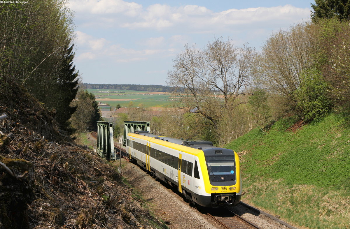 612 052-0 als RE 26389 (Villingen(Schwarzw)-Neustadt(Schwarzw)) bei Hüfingen 21.4.18