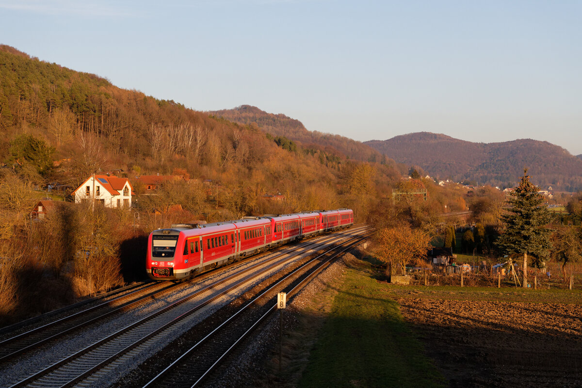 612 061 DB Regio als RE 5288/3088 (Cheb / Hof Hbf - Nürnberg Hbf) bei Hersbruck r. d. Pegnitz, 21.02.2021