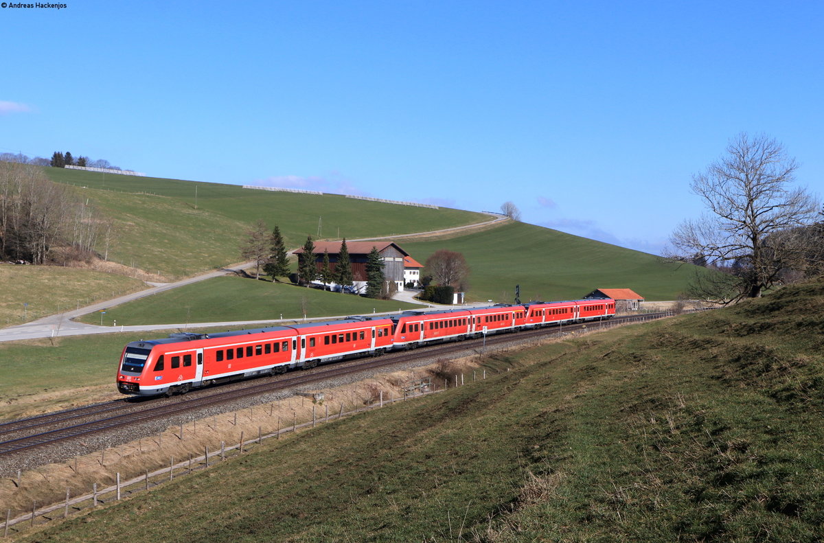 612 077, 612 062 und 612 138-7 als RE 3878/RE 7878 (München Hbf-Lindau Insel/Oberstdorf) bei Günzach 6.3.21