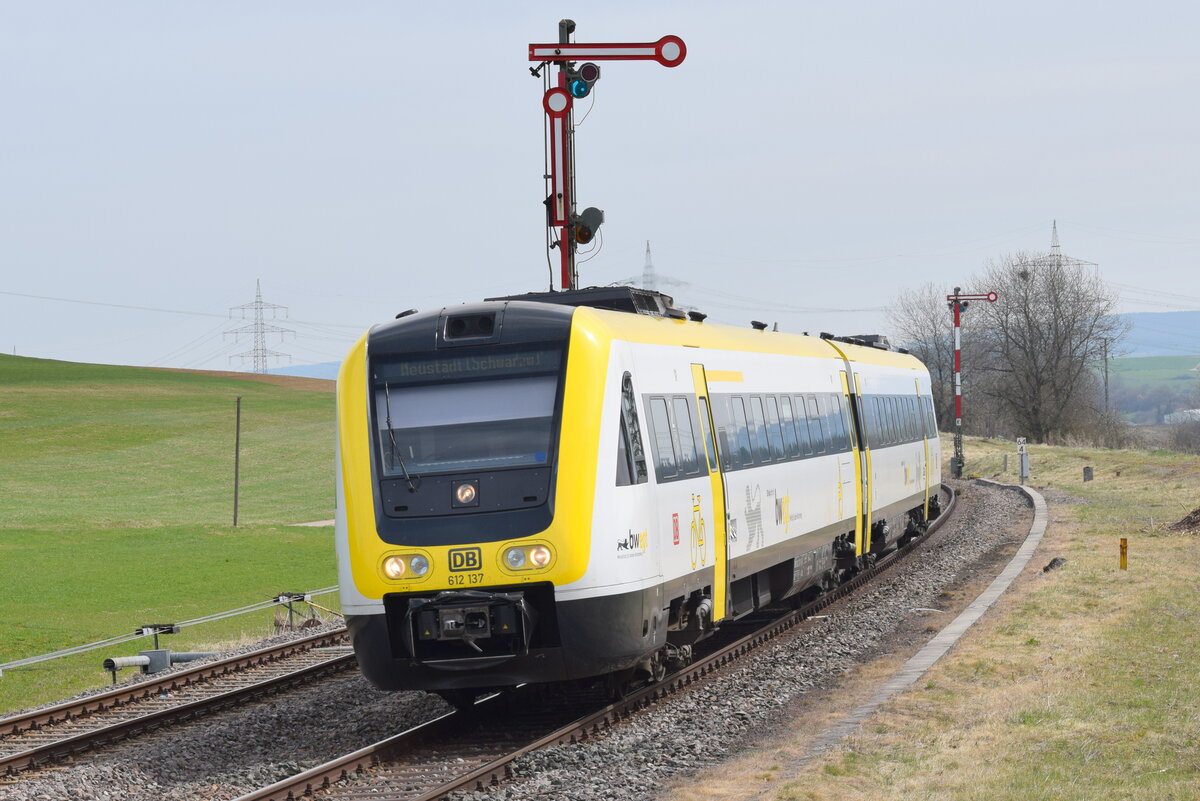 612 137 im April 2018 in Döggingen auf dem Weg nach Donaueschingen