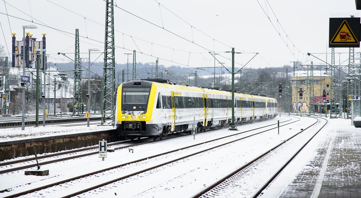 612 142(612 642)612 139(612 639)612 605(612 105) diese drei Wckel-Dackel in Landesfarben als IRE 22474 nach Stuttgart.(Plochingen 18.3.2018).