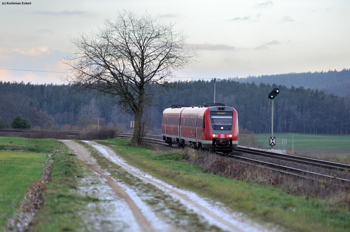 612 463 mit dem RE 3559 nach Schwandorf bei Sulzbach-Rosenberg, 26.11.2014