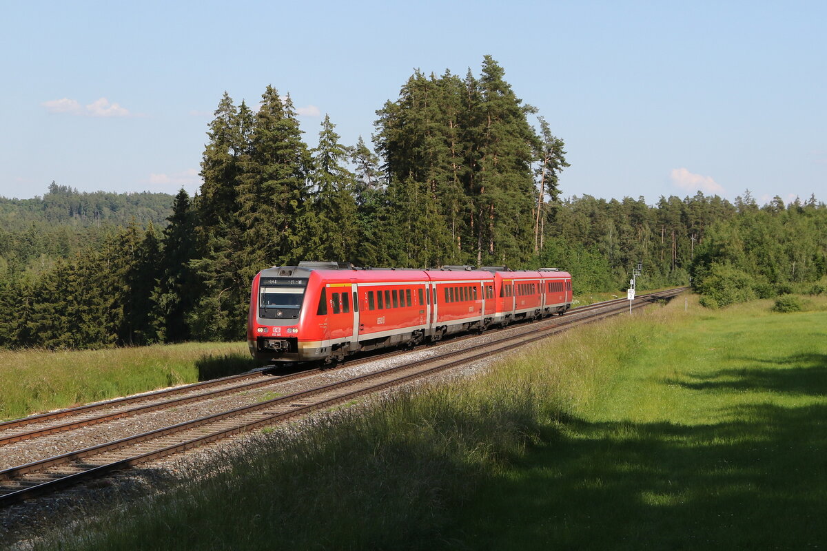 612 481 und 612 065 waren am 19. Juni 2026 bei Pechbrunn in Richtung Marktredwitz unterwegs.