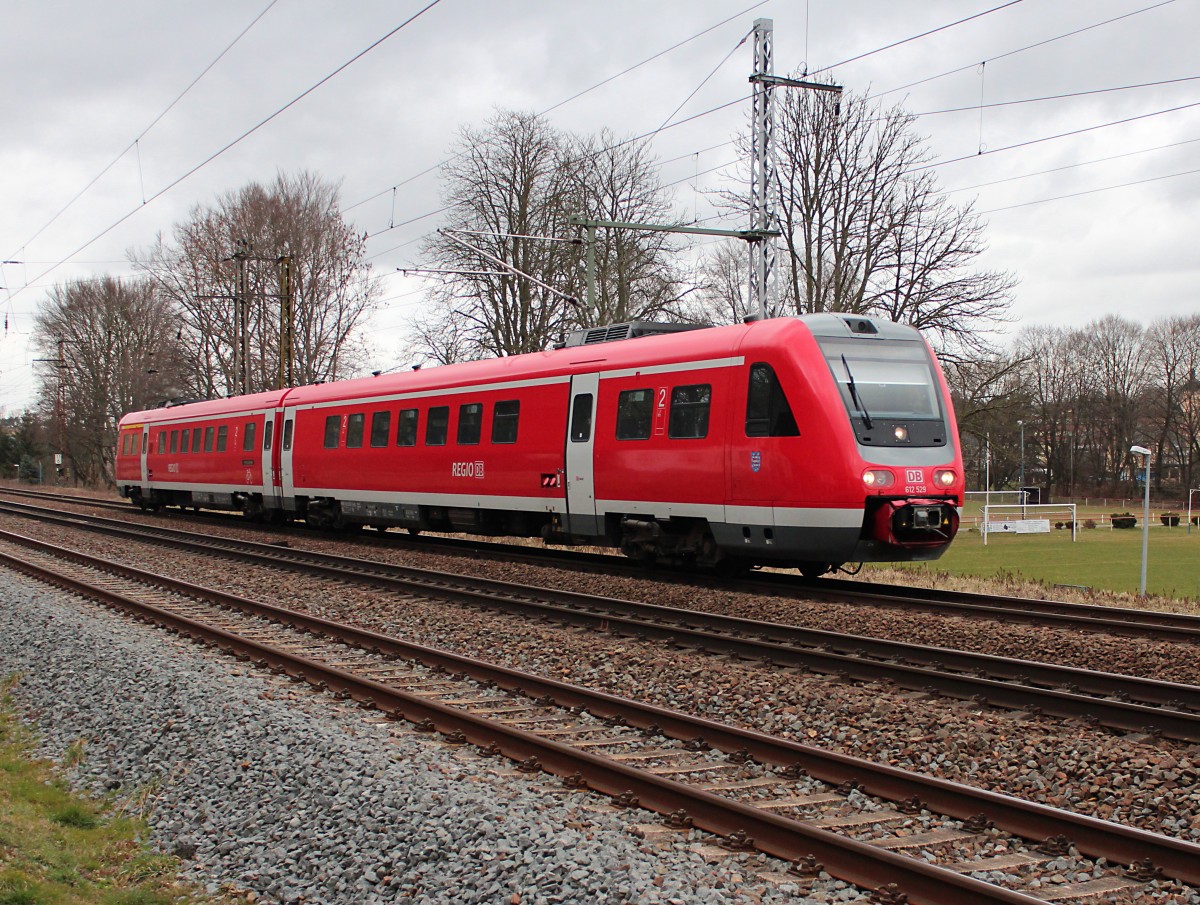 612 529 bei der Ausfahrt mit der RE 3659 nach Glauchau(Sachs) aus der Ortslage Gößnitz.   