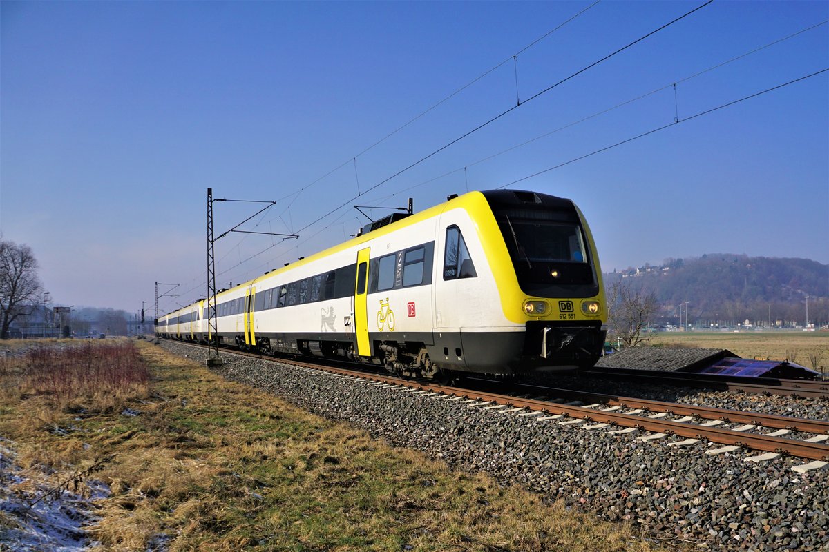 612 551 am 03.03.2018 als IRE von Tübingen in Richtung Stuttgart kurz vor dem Haltepunkt Lustnau.