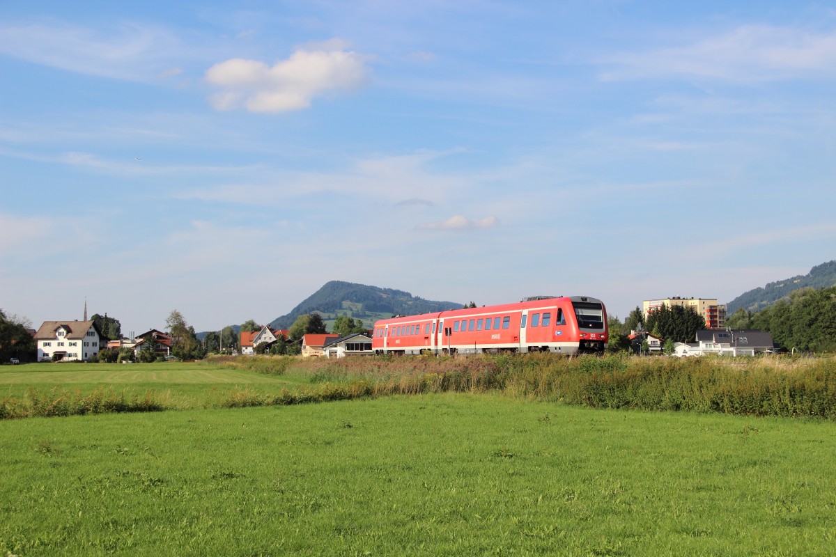 612 573 als RE 3892 (Augsburg Hbf - Oberstdorf) in Blaichach (Allgäu) am 15.08.13