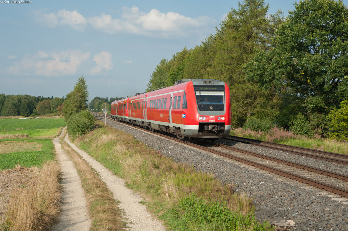 612 598 mit dem RE 3434 von Hof Hbf nach Nürnberg bei Waldershof, 10.09.2016