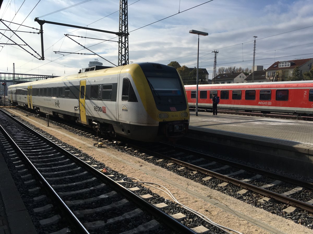 612 612 steht am 23.10.16 auf Gleis 7 in Ulm hbf um den Ire 3228 nach Aalen zu fahren.