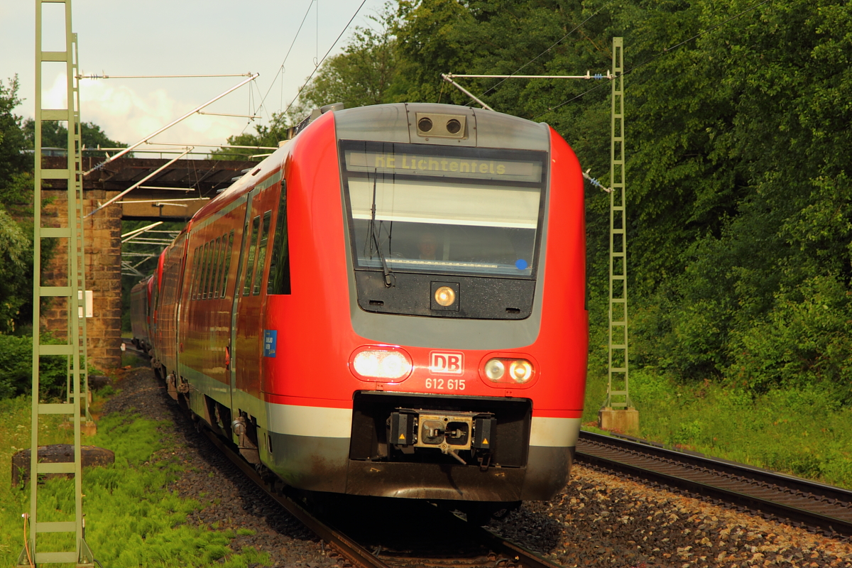 612 615 DB Regio bei Michelau in Oberfranken am 13.06.2016. (Bild wurde am Bahnsteig Ende gemacht)