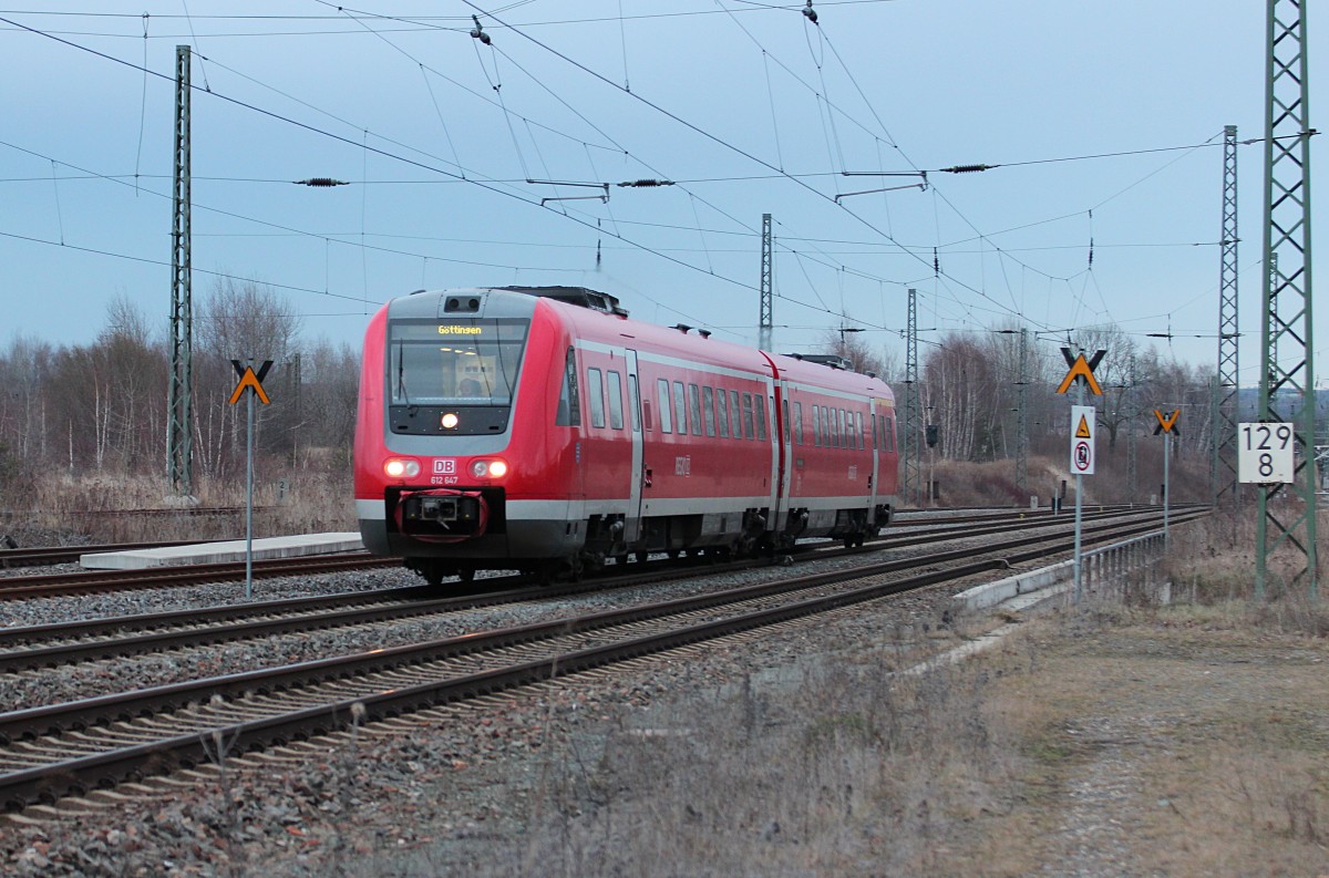 612 647 ist am 03.01.2014 mit dem RE 3684 nach Göttingen unterwegs, hier bei der Ausfahrt aus Zwickau (Sachs) Hbf über die Olzmannbrücke.   