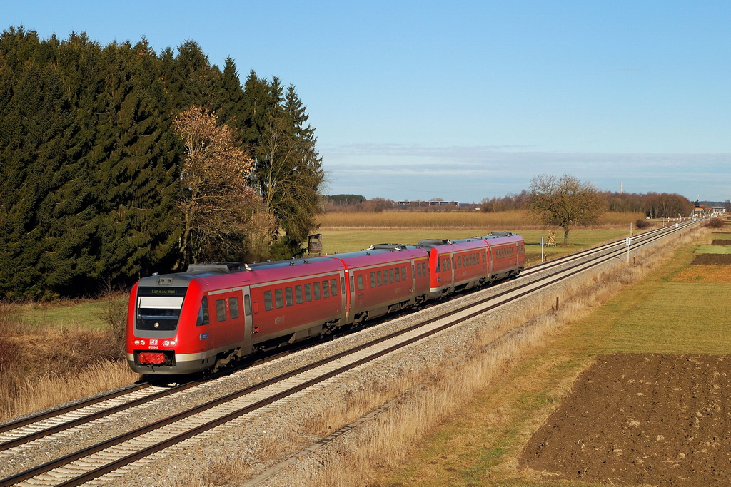 612 649 mit RE 3188 vor Weinhausen (07.01.2014)