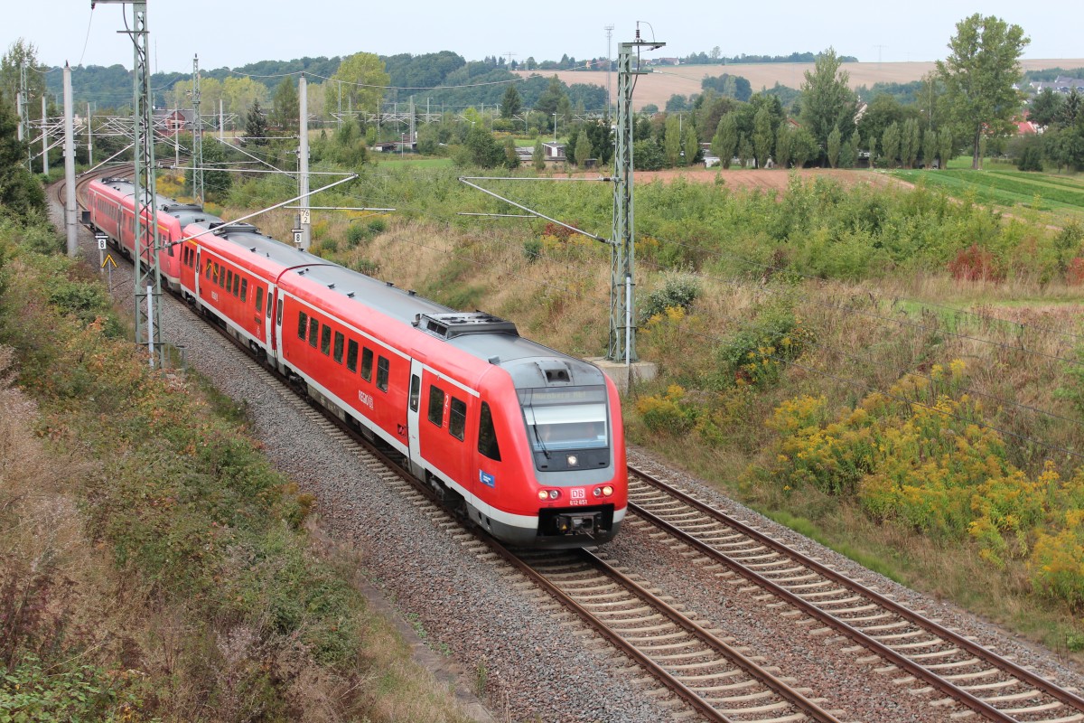 612 651 und 612 612 sind am 24.09.2013 mit dem RE 3788 nach Nrnberg Hbf unterwegs, hier kurz nach dem passieren des Bogendreieck in Werdau.
 
