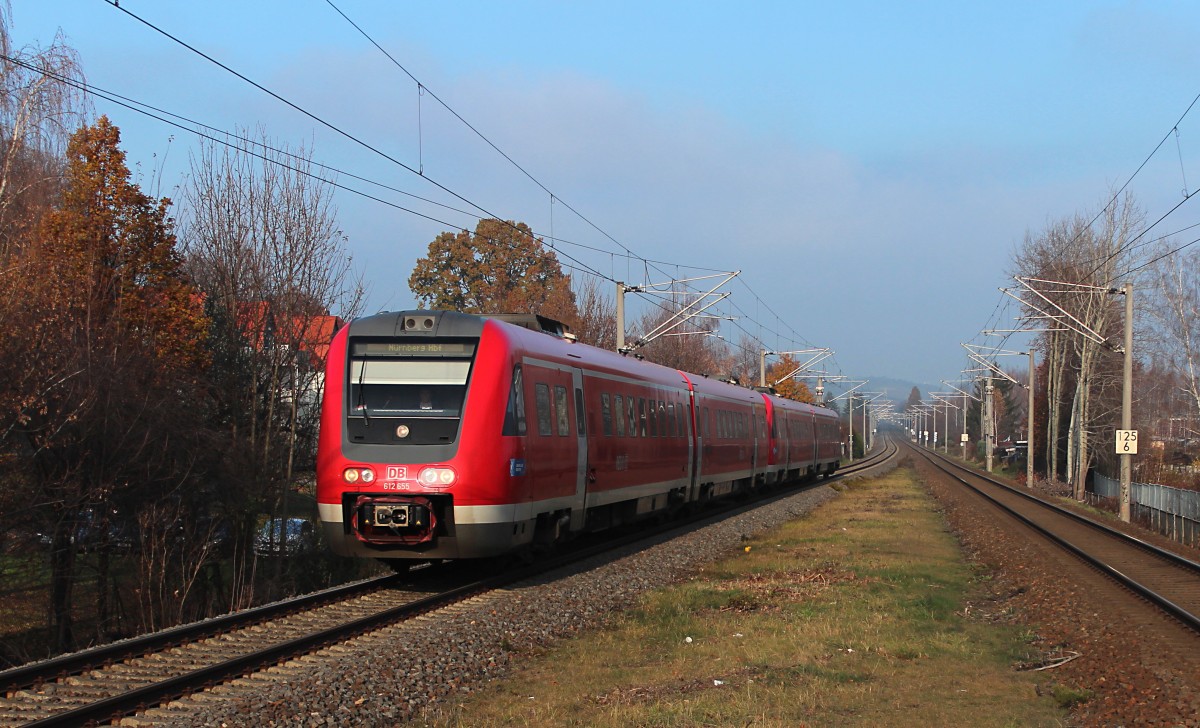612 655 und 612 651 fahren am 30.11.2014 mit dem RE 3456 durch Zwickau-Pölbitz. Am Tag der Aufnahme waren es noch 13 Tage bis zur Deadline wo die VT 612 auf der KBS 510 verschwinden werden.