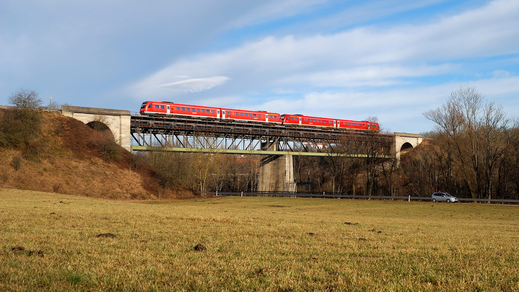 612 xxx mit RE 3165 auf Lechbrücke Kaufering (06.01.2014)