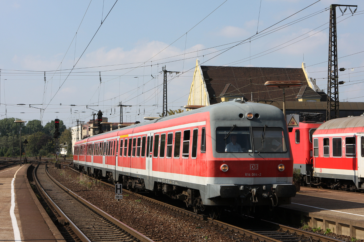 614 084-2 ..., erreicht mit RB 35401 aus Markt Erlbach das Ziel Fürth, 16.09.2007